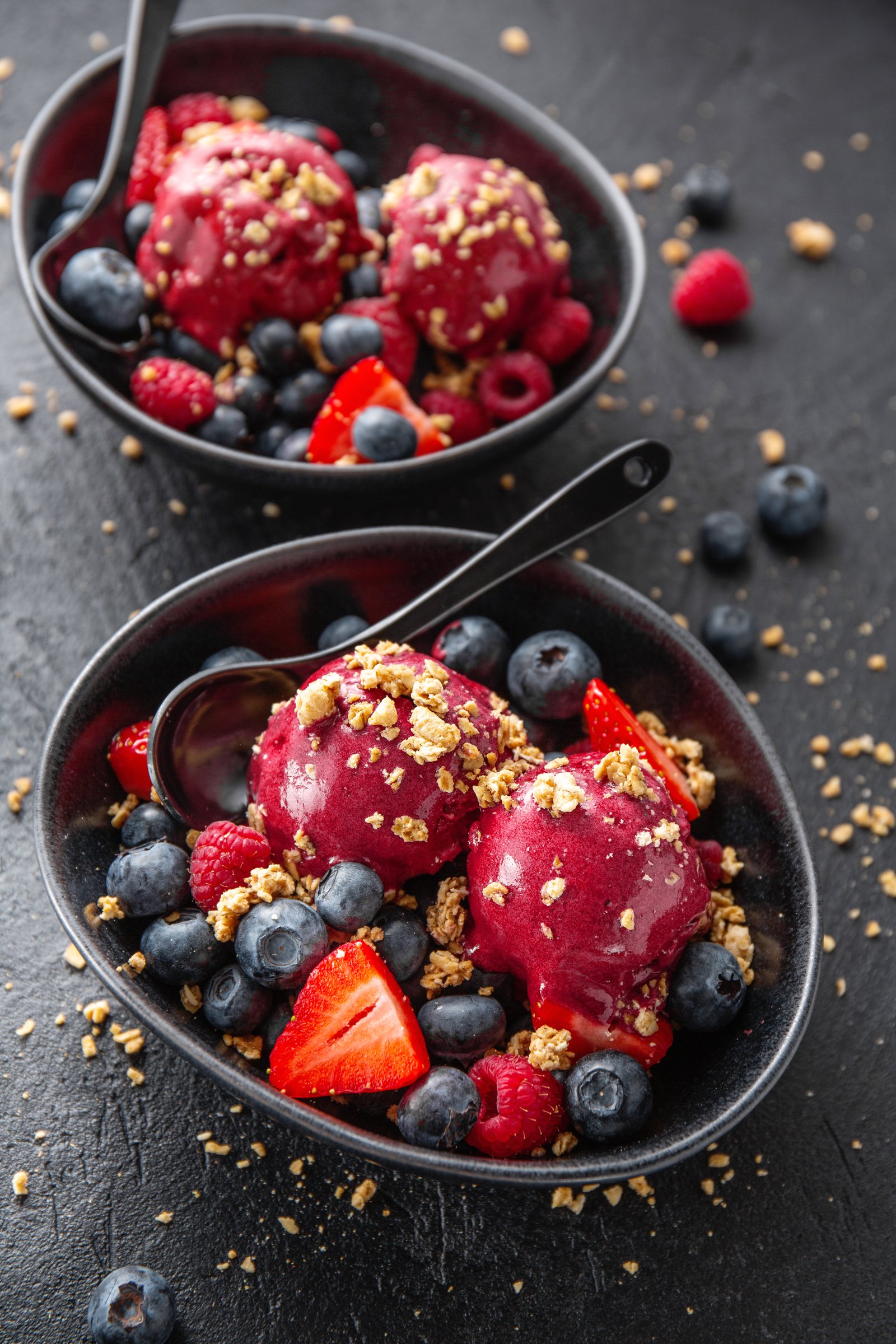 Açaí refrescante com frutas e granola na Pastelaria Sachet Criciúma